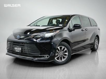 Used 2022 Toyota Sienna XLE
