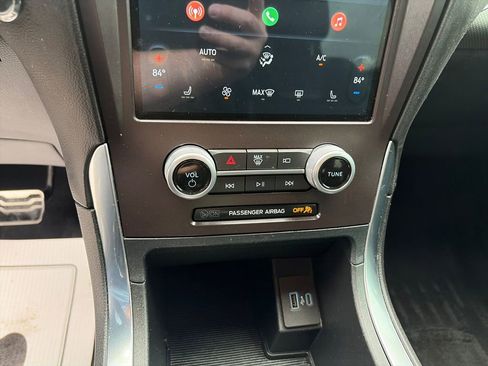 Used 2021 Ford Edge ST image 24