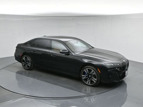 Used 2023 BMW 740i w/ Parking Assistance Package RWD image 42