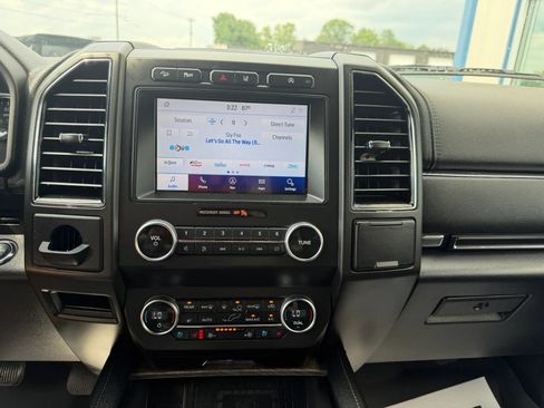Used 2021 Ford Expedition Max Limited AWD/4WD image 14