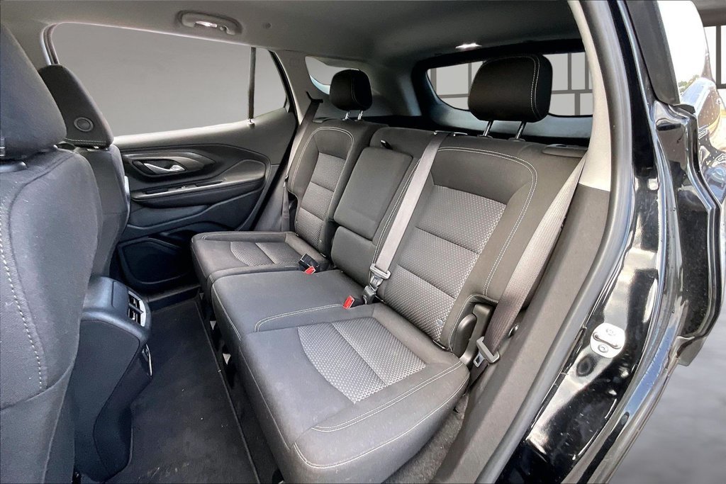 Used 2024 GMC Terrain SLE AWD/4WD image 18