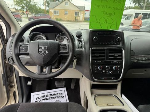 Used 2014 Dodge Grand Caravan SXT FWD image 14