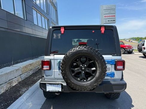 Used 2022 Jeep Wrangler Unlimited Sport AWD/4WD image 4