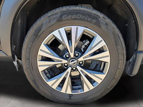 Certified 2023 Nissan Rogue SV FWD image 29