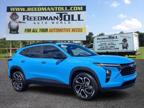 Used 2024 Chevrolet Trax RS w/ Sunroof Package FWD image 1