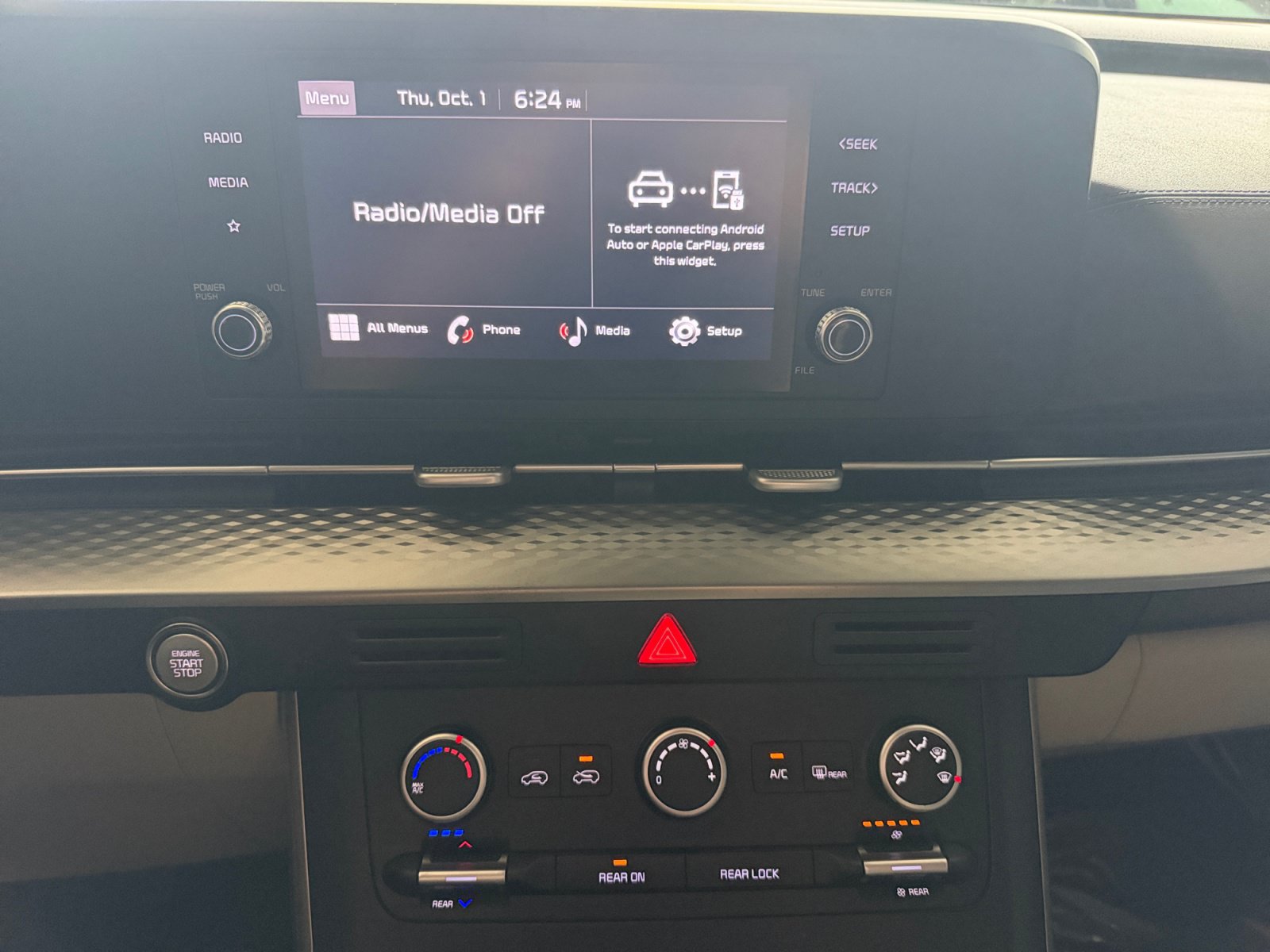 Used 2023 Kia Carnival LX FWD image 21