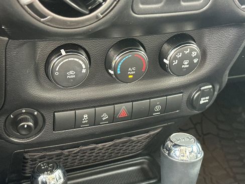 Used 2017 Jeep Wrangler Sport image 19