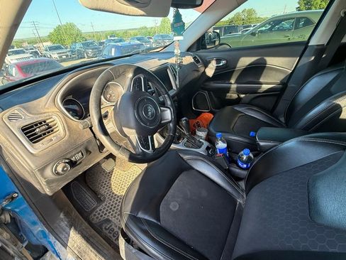 Used 2018 Jeep Compass Latitude w/ Popular Equipment Group AWD/4WD image 3