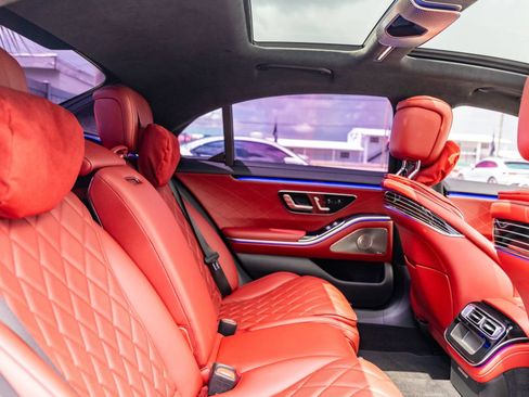 Used 2022 Mercedes-Benz S 580 4MATIC Sedan w/ Warmth & Comfort Package image 92