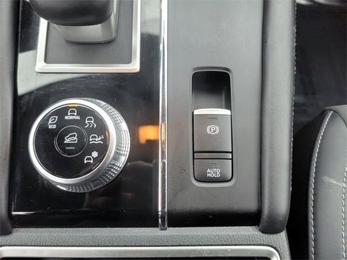 Used 2024 Mitsubishi Outlander SE image 31