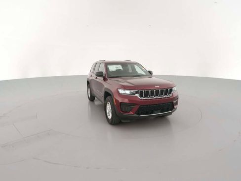 New 2025 Jeep Grand Cherokee Laredo image 17