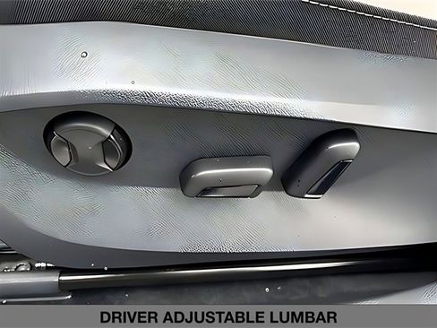 Used 2025 Volkswagen Taos SE w/ Panoramic Sunroof Package image 16