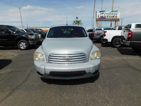 Used 2009 Chevrolet HHR LS image 2