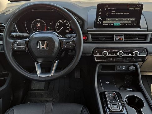 Used 2024 Honda Pilot Touring image 12