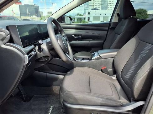 Used 2025 Hyundai Tucson SEL FWD image 4