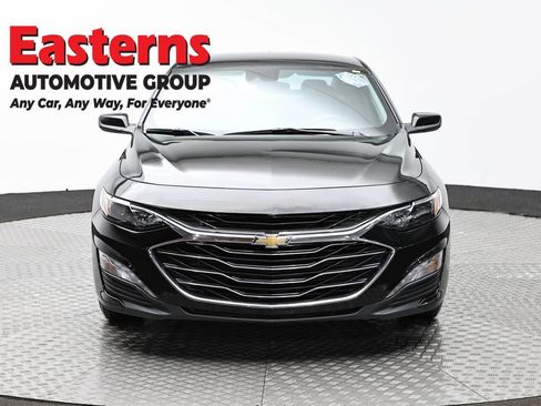 Used 2024 Chevrolet Malibu LT FWD image 2