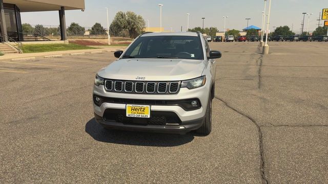 Used 2024 Jeep Compass Latitude AWD/4WD image 3