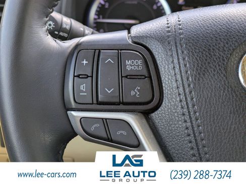 Used 2019 Toyota Highlander Limited image 23
