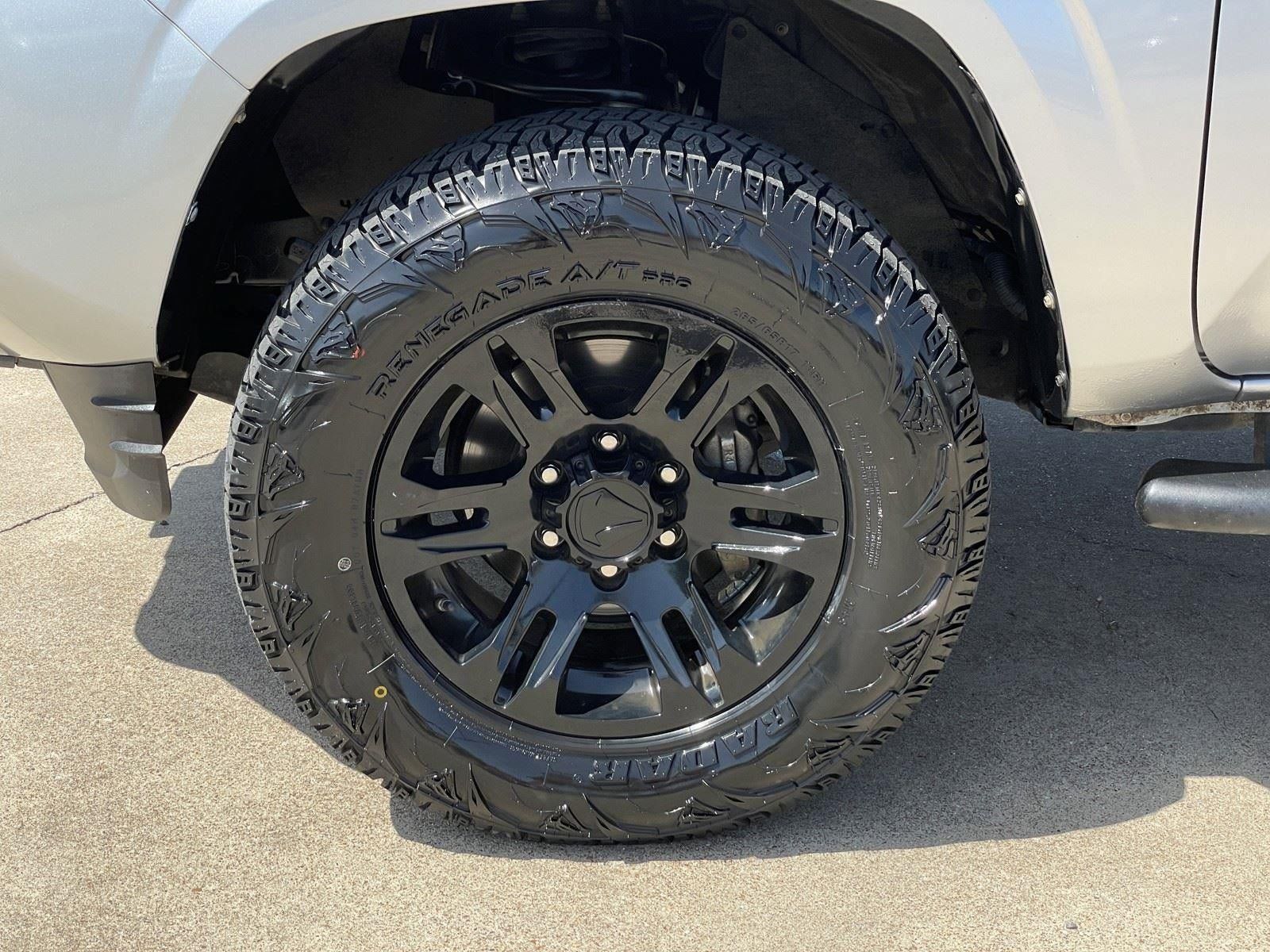 Used 2022 Toyota Tacoma SR w/ SR Convenience Package RWD image 43