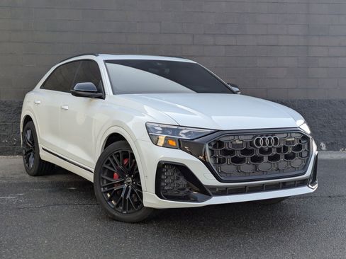 Certified 2024 Audi SQ8 Prestige w/ Prestige Package image 3