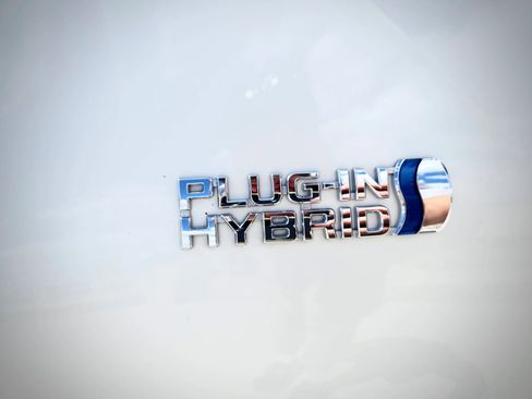 Used 2017 Toyota Prius Prime Advanced w/ Carpet Mat Package FWD image 5