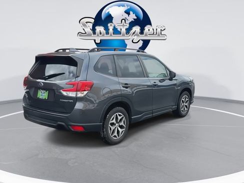 Used 2022 Subaru Forester Premium image 9