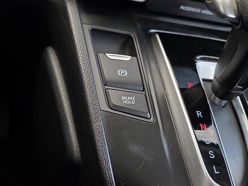 Used 2019 Honda CR-V LX image 21