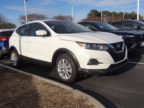 Used 2022 Nissan Rogue Sport S image 3