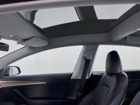 Used 2023 Tesla Model 3 Standard Range RWD image 19