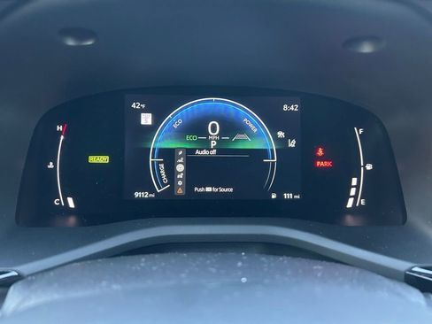 Used 2025 Toyota Camry SE image 23