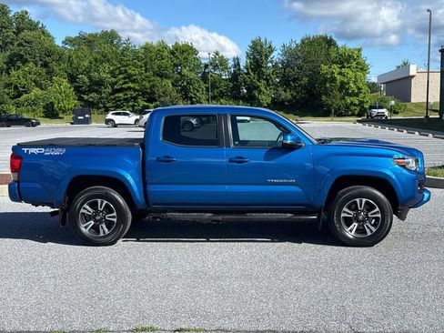 Used 2016 Toyota Tacoma TRD Sport w/ Premium & Technology Package AWD/4WD image 7