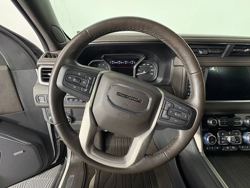 Used 2021 GMC Yukon XL Denali w/ Denali Premium Package AWD/4WD image 2