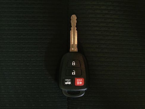 Used 2017 Toyota Camry SE FWD image 32