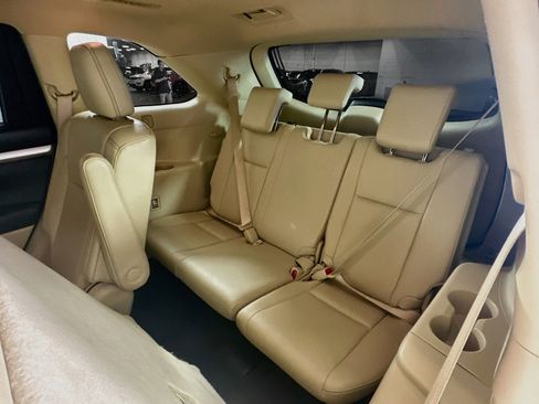 Used 2019 Toyota Highlander XLE FWD image 30