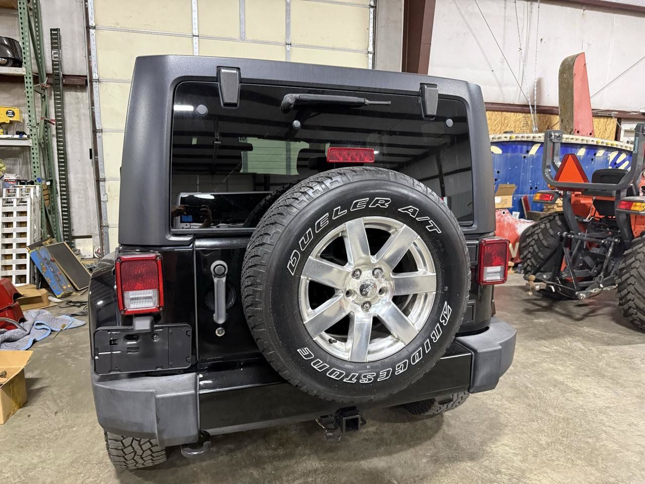 Used 2016 Jeep Wrangler Unlimited Sahara w/ Connectivity Group AWD/4WD image 4