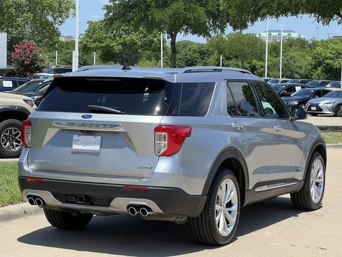 Used 2023 Ford Explorer Platinum w/ Technology Package AWD/4WD image 3