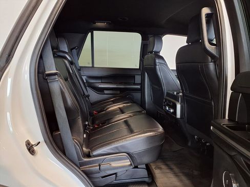 Used 2019 Ford Expedition XLT w/ Equipment Group 201A image 11