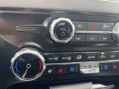 New 2025 Ford F250 Platinum image 21