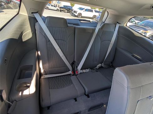 Used 2017 Chevrolet Traverse LT w/ Style and Technology Package image 12