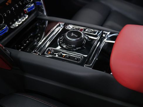 Used 2025 Rolls-Royce Cullinan image 22