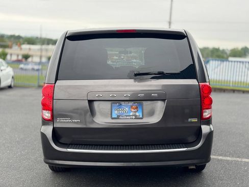 Used 2017 Dodge Grand Caravan SE FWD image 38