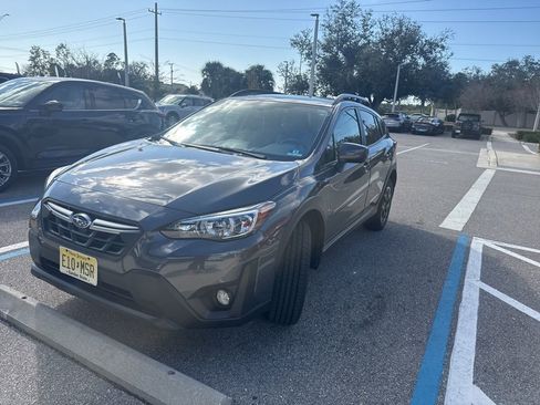 Used 2021 Subaru Crosstrek 2.0i Premium w/ Moonroof Package image 3