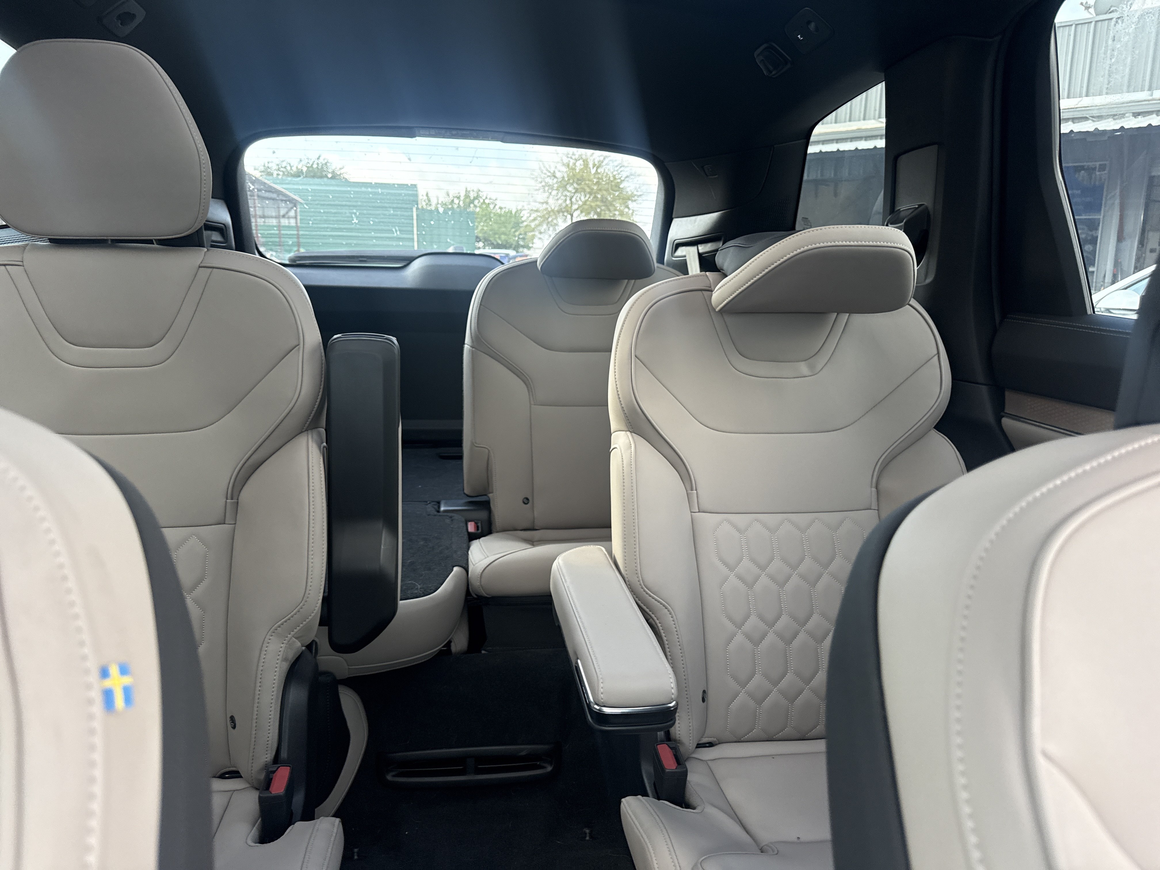 Used 2025 Volvo EX90 Ultra AWD/4WD image 5