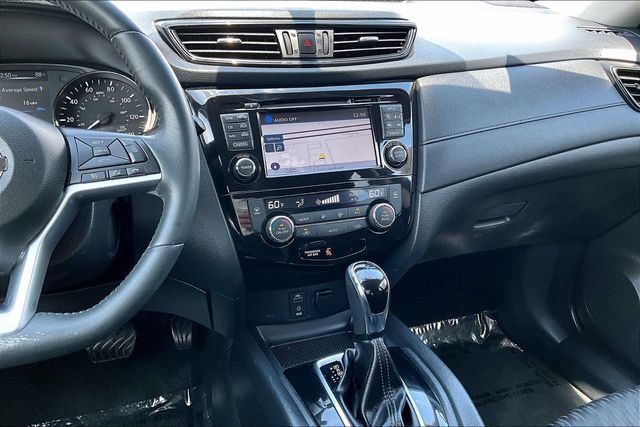 Certified 2017 Nissan Rogue SV w/ SV Premium Package AWD/4WD image 9