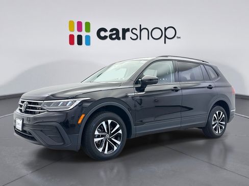 Used 2022 Volkswagen Tiguan S image 1