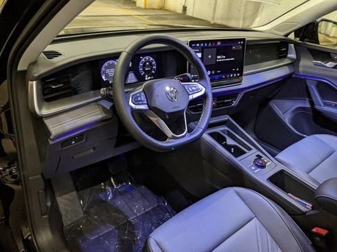 New 2026 Volkswagen Tiguan SE image 8