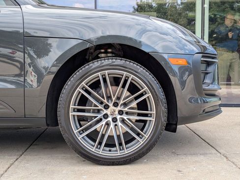 Used 2025 Porsche Macan image 11