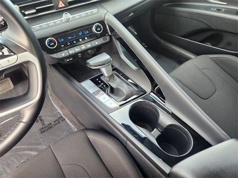 Used 2023 Hyundai Elantra SEL w/ Convenience Package image 25