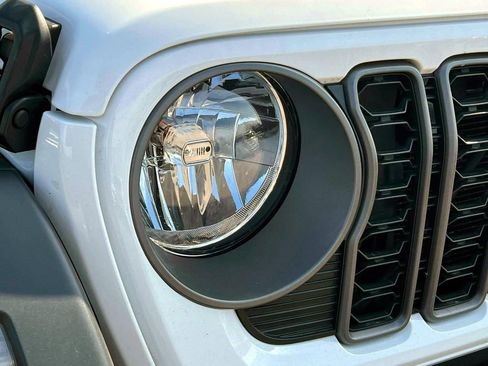 Certified 2025 Jeep Wrangler Sport S image 9