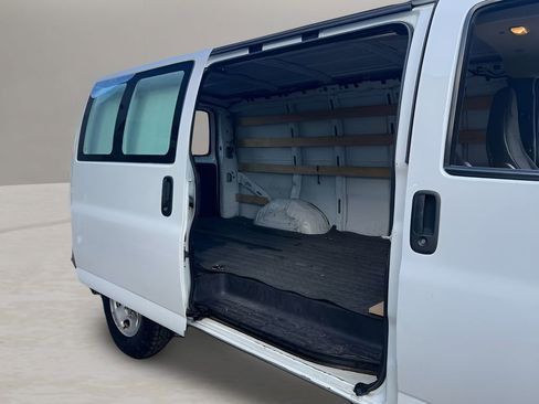 Used 2019 GMC Savana 2500 w/ Driver Convenience Package image 17